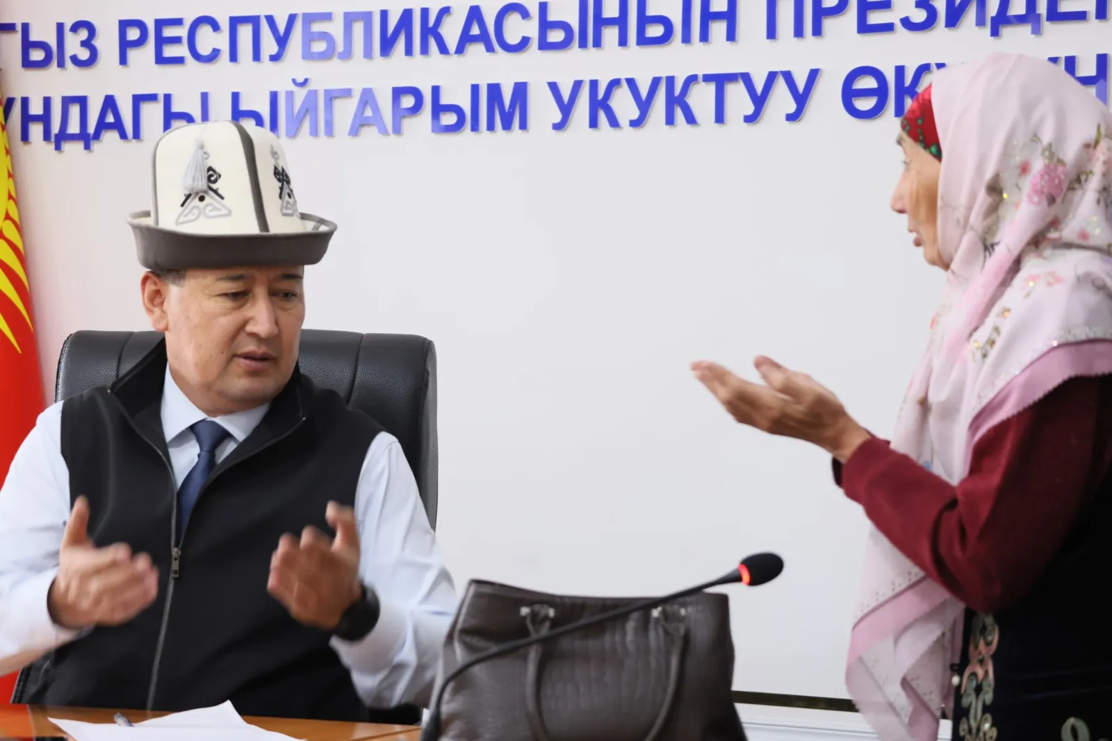 Облус жетекчиси жарандарды жеке маселелери боюнча кабыл алды