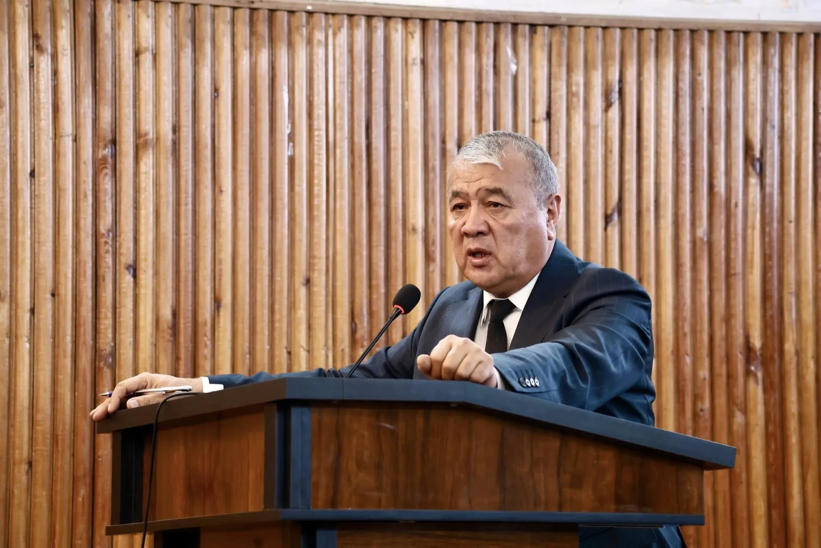 Аманкан Кенжебаевдин эл менен жолугушуусу Өзгөн районунда уланды