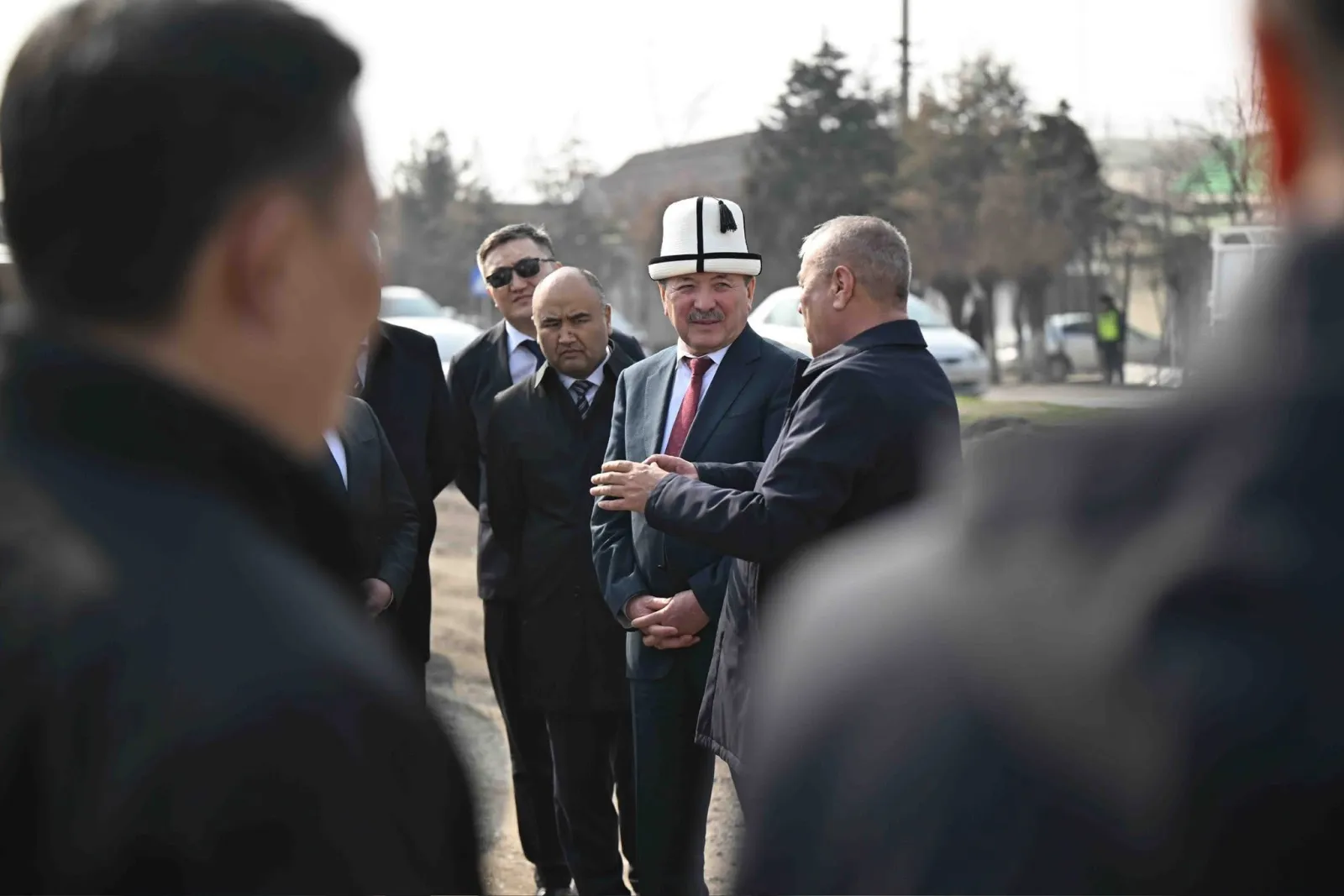 МинКаб башчысы Адылбек Касымалиев Ош – Кара-Суу унаа жолунун курулушу менен таанышты