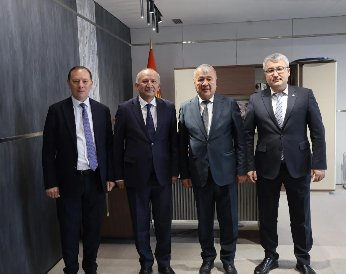 АМАНКАН КЕНЖЕБАЕВ ӨЗБЕКСТАНДЫН ЭЛЧИСИ МЕНЕН ЖОЛУГУШТУ