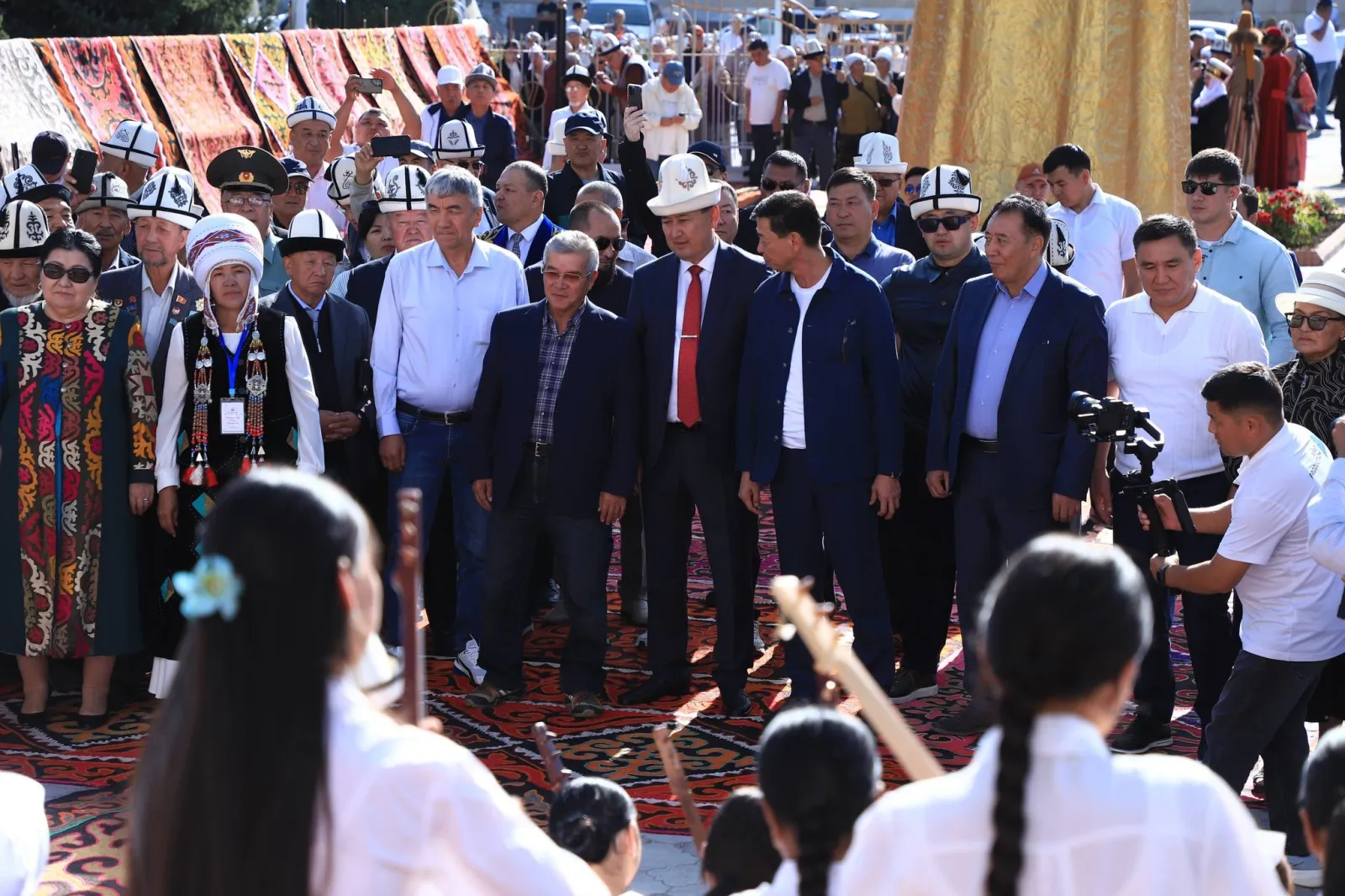 Алай районунда Алымбек датканын 225 жылдыгына арналган “Шырдак” көргөзмөсү өттү