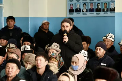 Ош облусунун башчысы Аманкан Кенжебаев Ноокат районунун тургундары менен жолугушту