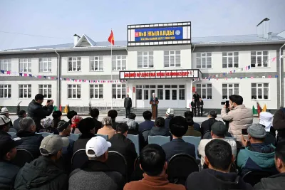 Өзгөндүн Жылалды айылында 275 орундуу жаңы мектеп пайдаланууга берилди