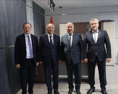 АМАНКАН КЕНЖЕБАЕВ ӨЗБЕКСТАНДЫН ЭЛЧИСИ МЕНЕН ЖОЛУГУШТУ