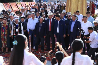 Алай районунда Алымбек датканын 225 жылдыгына арналган “Шырдак” көргөзмөсү өттү