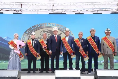 Сегиз жаран “Ош облусунун ардактуу атуулу” наамы менен сыйланды